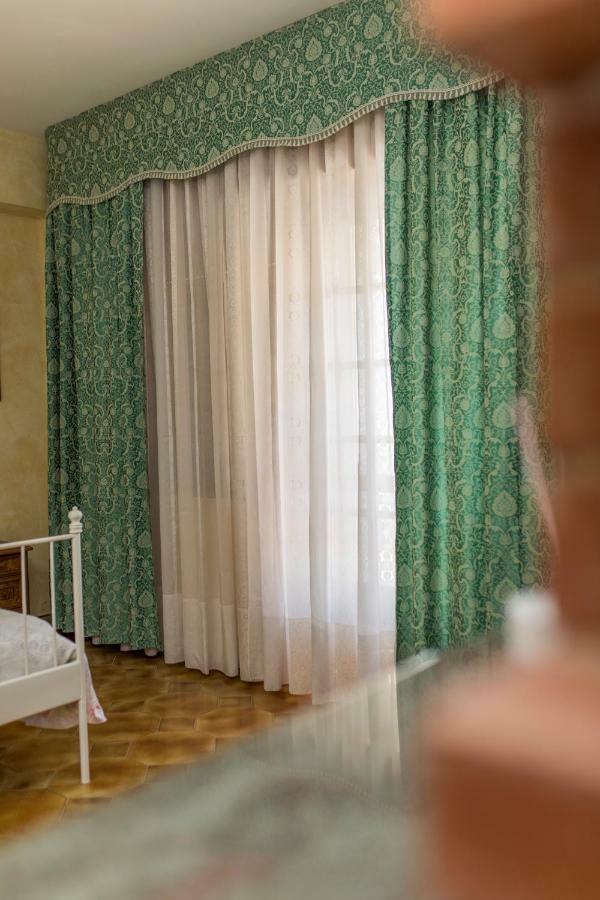 Il Roseto Hotel Аджерола Екстериор снимка