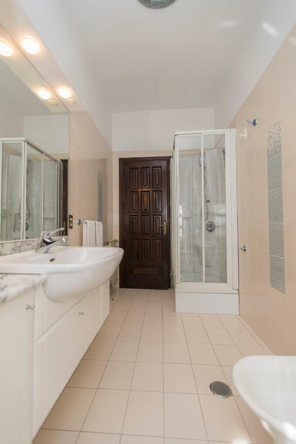 Il Roseto Hotel Аджерола Екстериор снимка