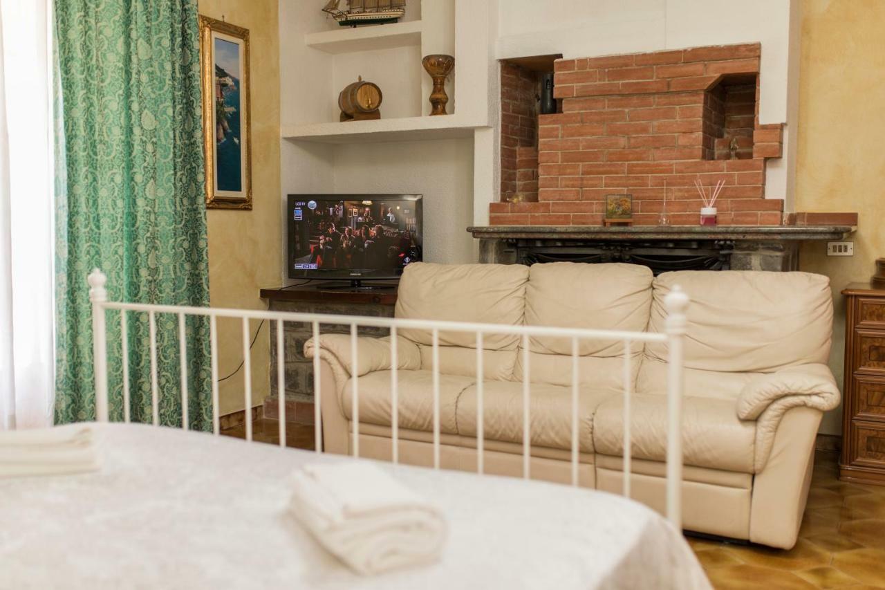 Il Roseto Hotel Аджерола Екстериор снимка